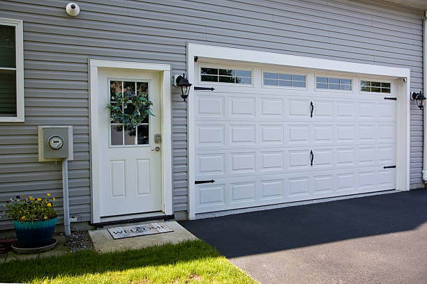 24/7 Emergency Garage Door Panel Replacement experts in Cannelton, IN